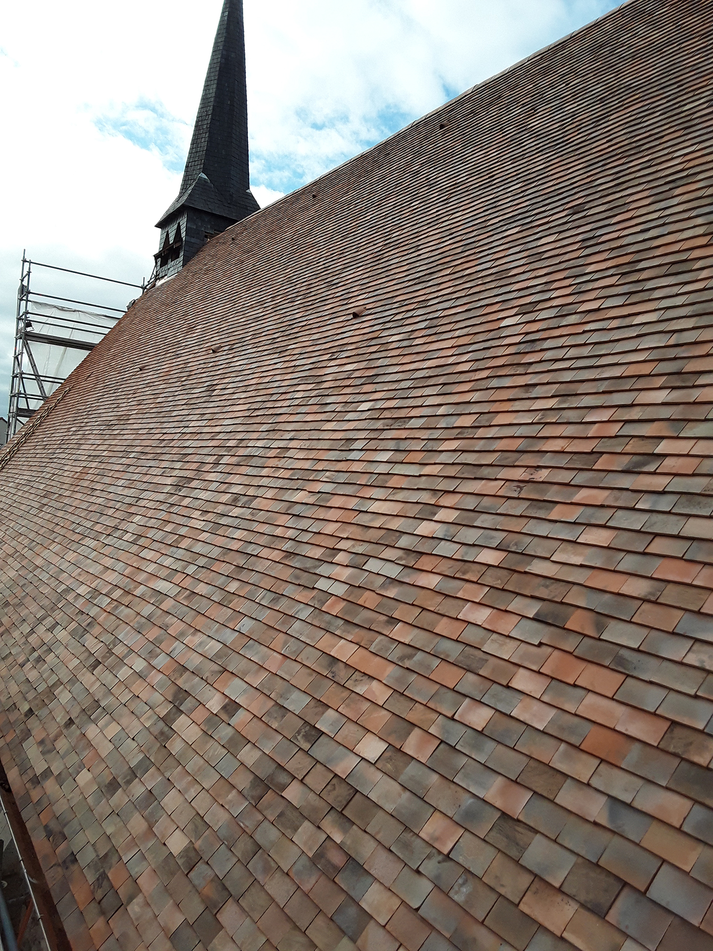 14 Couverture eglise en tuiles plates MH